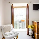 Alojamento de Acomodação e Pequeno-almoço Quietness La Quiete 4*