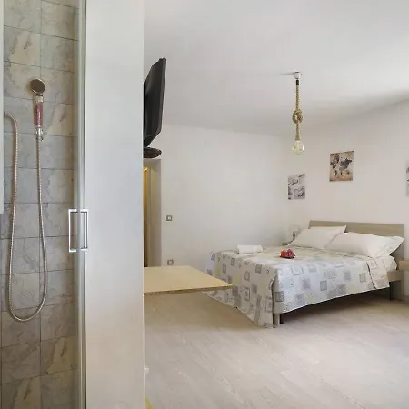 Capri 4*